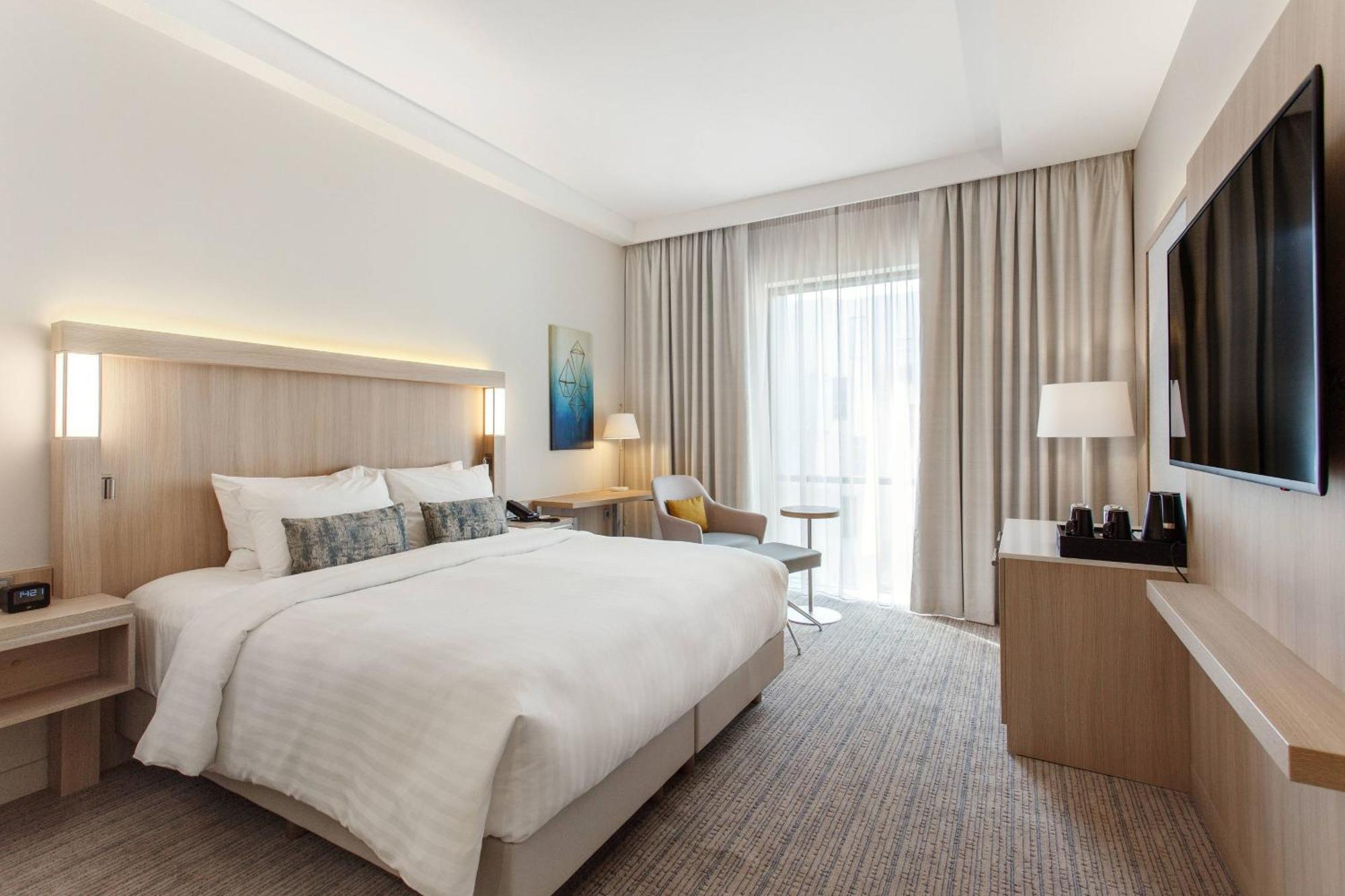 King Guest Room,1576846826:JPEG